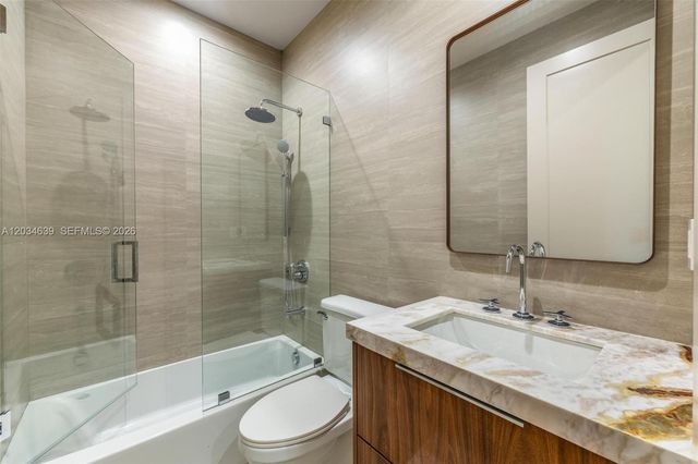 43 NW 42nd St, Miami, FL 33127