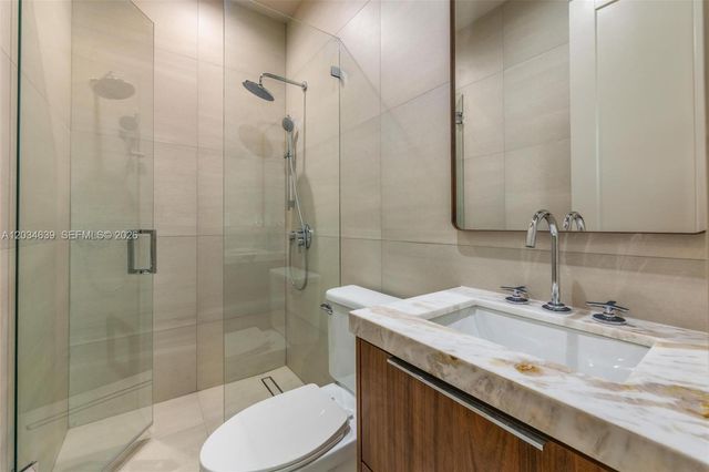 43 NW 42nd St, Miami, FL 33127