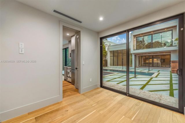 43 NW 42nd St, Miami, FL 33127