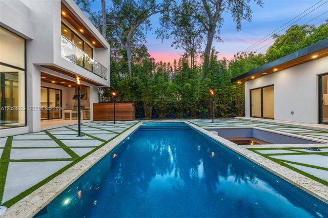 43 NW 42nd St, Miami, FL 33127