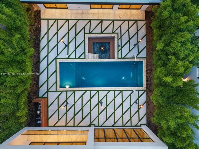 43 NW 42nd St, Miami, FL 33127
