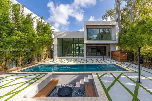 43 NW 42nd St, Miami, FL 33127
