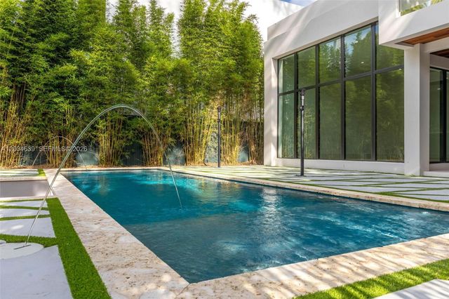 43 NW 42nd St, Miami, FL 33127