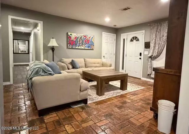 33 Woodbine Drive, Gulfport, MS 39507