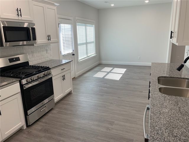 1021 Sunshine Court, Centerton, AR 72719