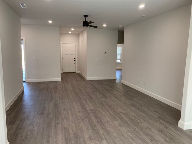 1021 Sunshine Court, Centerton, AR 72719