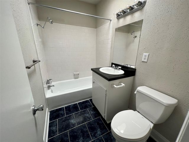 219 Marshall Street 222, Houston, TX 77006