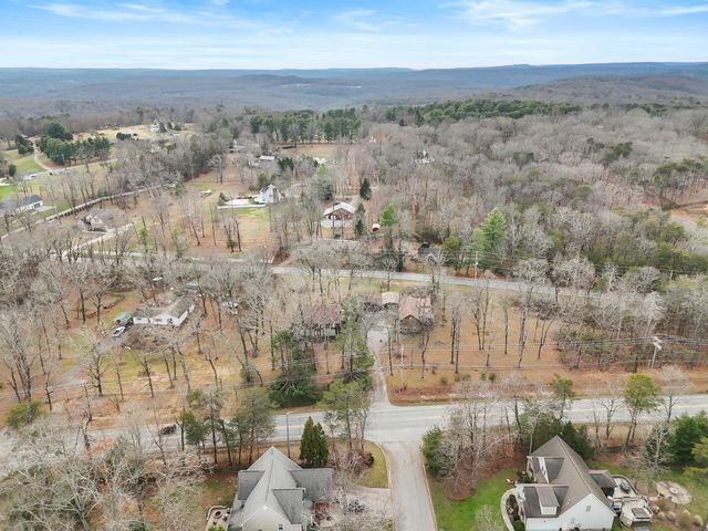 4805 Taft Highway, Signal Mountain, TN 37377