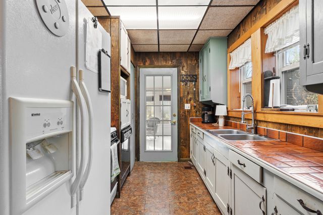 4805 Taft Highway, Signal Mountain, TN 37377