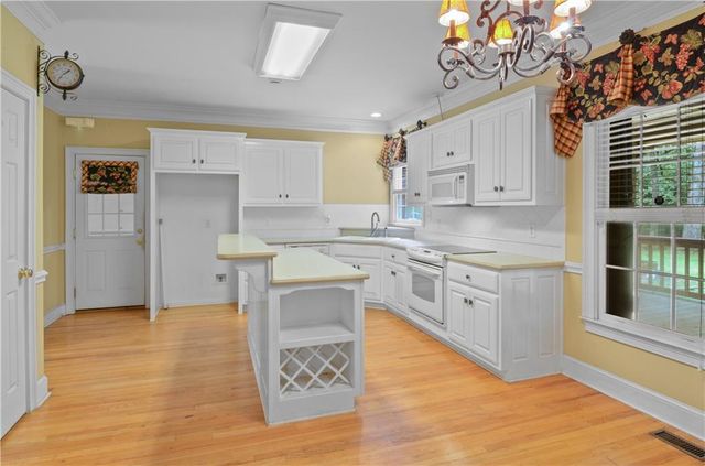 1091 Glenwood Lane, Bogart, GA 30622
