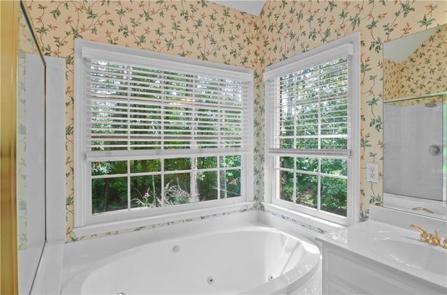 1091 Glenwood Lane, Bogart, GA 30622