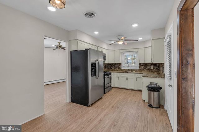 3 WHITAKER DR, Toms River, NJ 08757