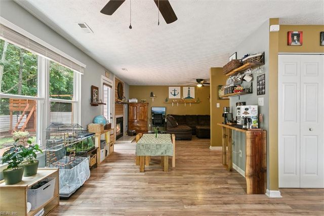 940 Lowry PL, Newport News, VA 23608
