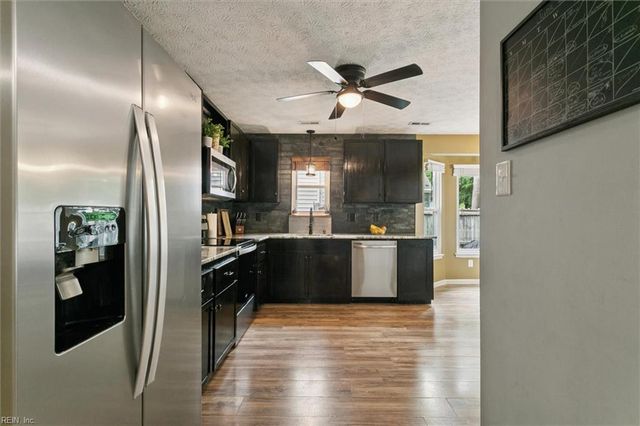 940 Lowry PL, Newport News, VA 23608