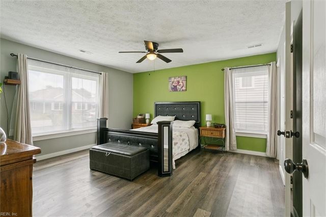 940 Lowry PL, Newport News, VA 23608