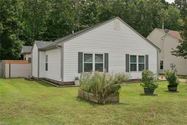 940 Lowry PL, Newport News, VA 23608