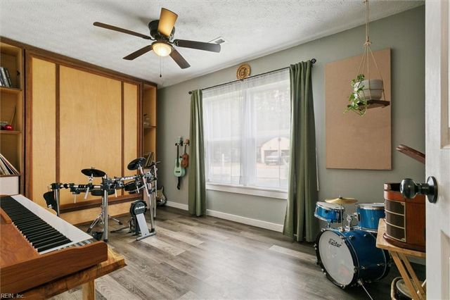 940 Lowry PL, Newport News, VA 23608
