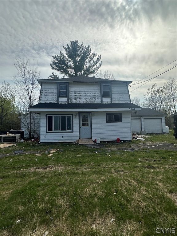 9567 Black Creek Road, Clay, NY 13029