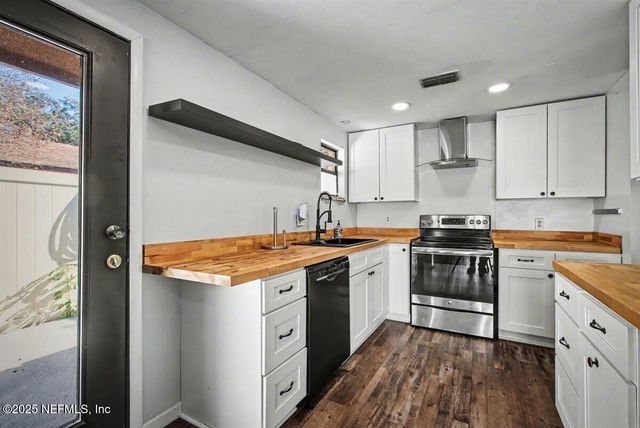 1569 ARCADIA Drive, Jacksonville, FL 32207