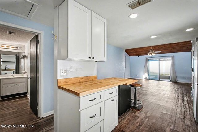 1569 ARCADIA Drive, Jacksonville, FL 32207