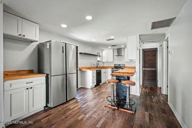 1569 ARCADIA Drive, Jacksonville, FL 32207