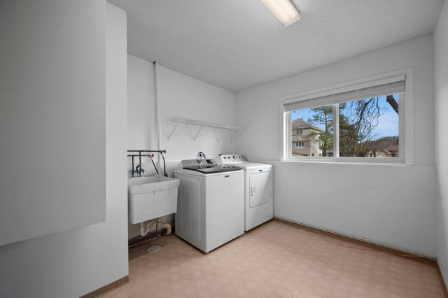 6667 Kingsview Lane N, Maple Grove, MN 55311