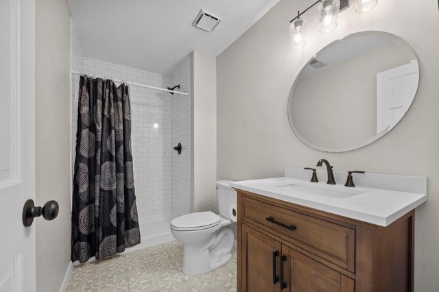 6667 Kingsview Lane N, Maple Grove, MN 55311