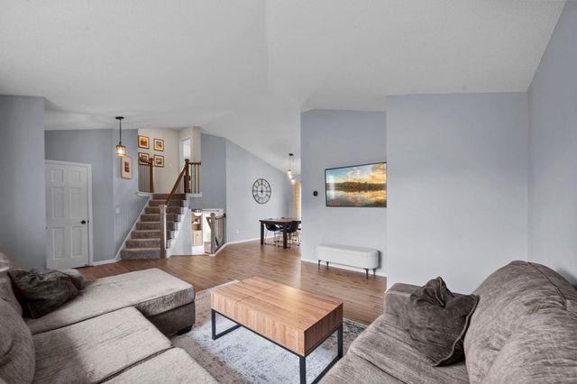 6667 Kingsview Lane N, Maple Grove, MN 55311