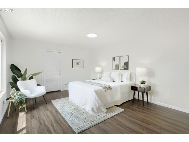 15710 Sw GREENS Way, Portland, OR 97224