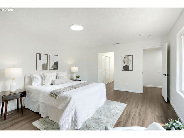 15710 Sw GREENS Way, Portland, OR 97224