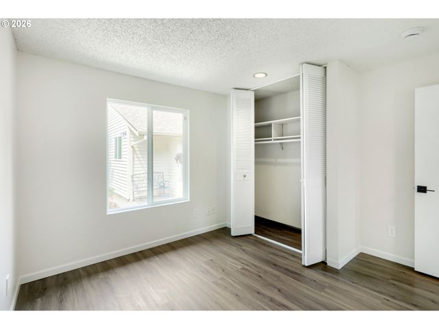 15710 Sw GREENS Way, Portland, OR 97224
