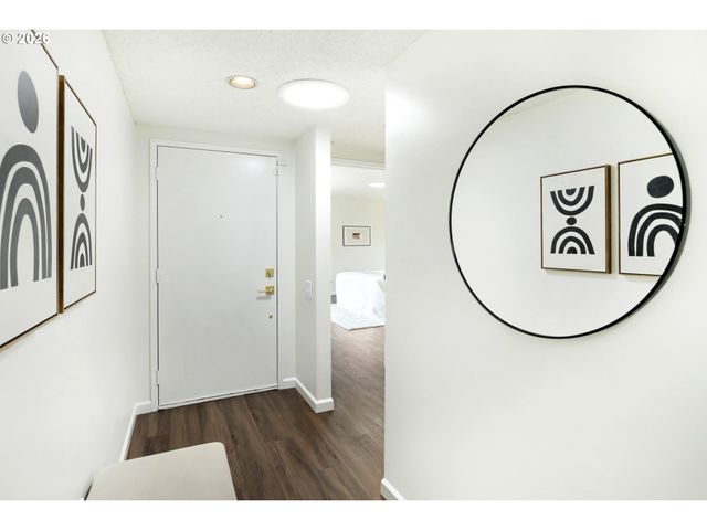 15710 Sw GREENS Way, Portland, OR 97224
