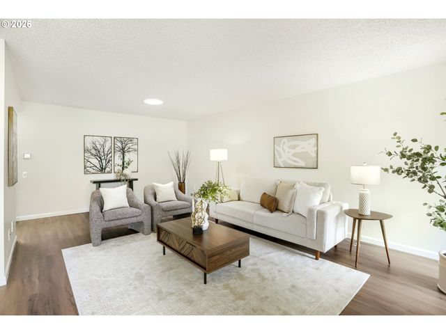 15710 Sw GREENS Way, Portland, OR 97224