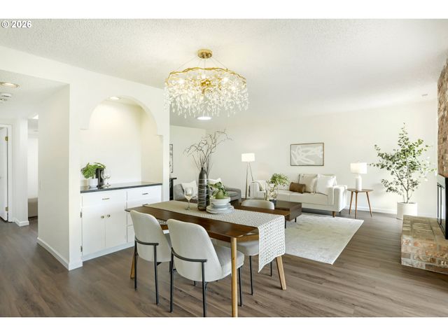 15710 Sw GREENS Way, Portland, OR 97224
