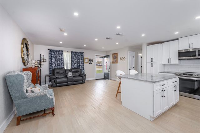 7436 Bridges Avenue, Richland Hills, TX 76118