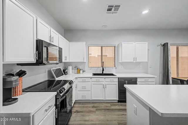1218 S KENDRA Street, Gilbert, AZ 85296