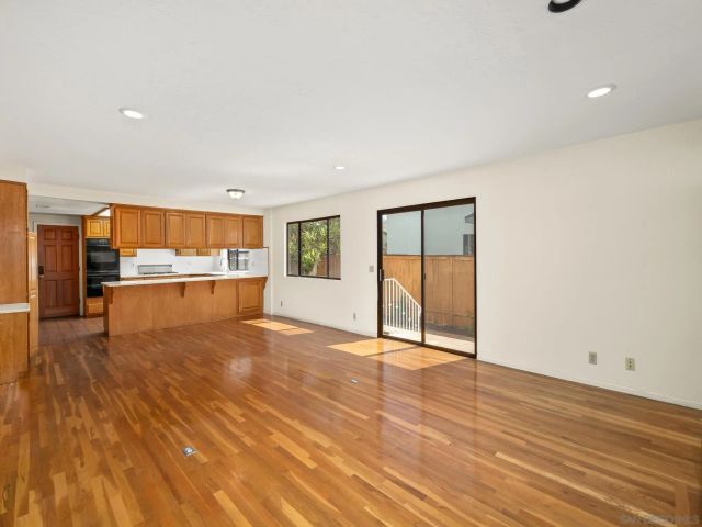 349-51 G, Coronado, CA 92118