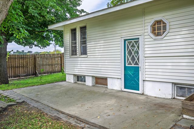 5012 Cleveland Street, Wheatland Twp, MN 55046