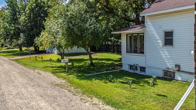 5012 Cleveland Street, Wheatland Twp, MN 55046