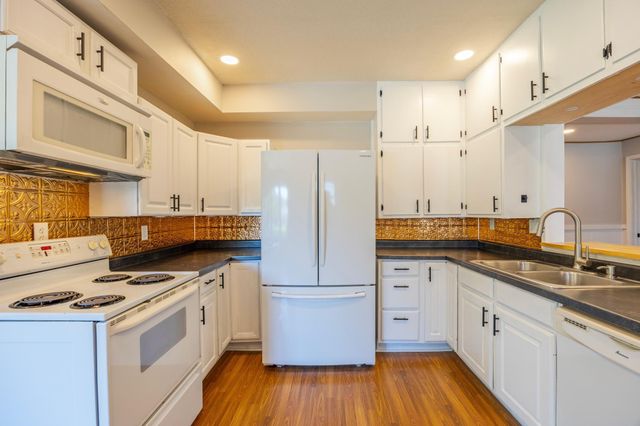 5012 Cleveland Street, Wheatland Twp, MN 55046