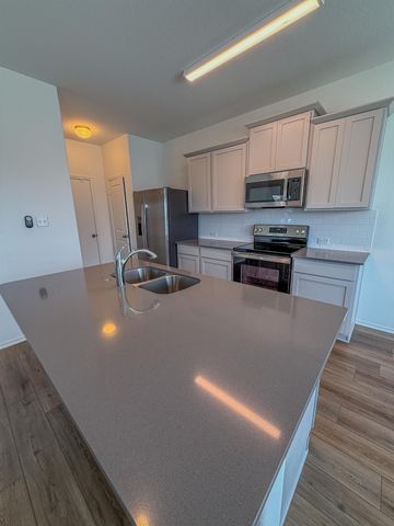 725 Bronco Billy DR, Jarrell, TX 76537