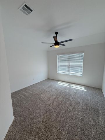 725 Bronco Billy DR, Jarrell, TX 76537