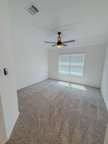 725 Bronco Billy DR, Jarrell, TX 76537