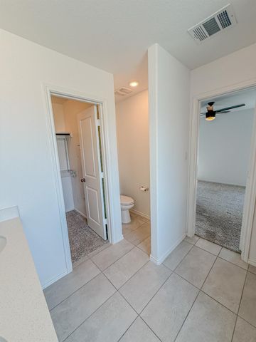725 Bronco Billy DR, Jarrell, TX 76537