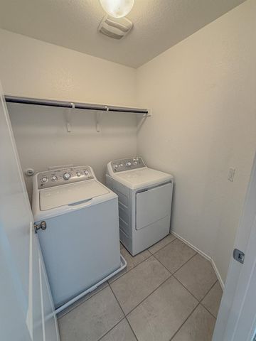 725 Bronco Billy DR, Jarrell, TX 76537