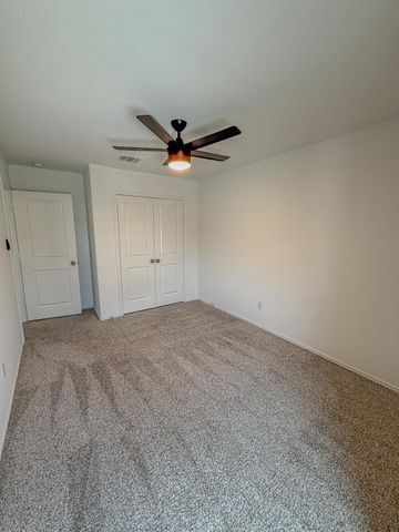 725 Bronco Billy DR, Jarrell, TX 76537
