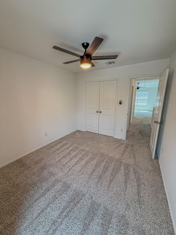 725 Bronco Billy DR, Jarrell, TX 76537