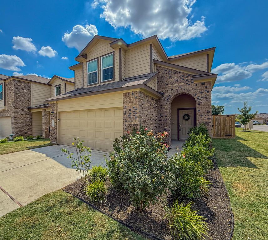 725 Bronco Billy DR, Jarrell, TX 76537