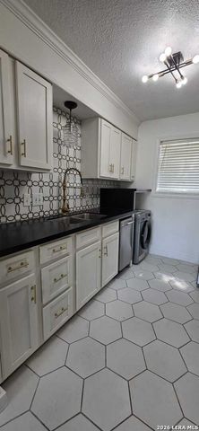 3843 Barrington St Apt 138J, San Antonio, TX 78217