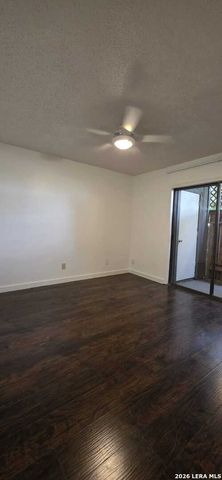 3843 Barrington St Apt 138J, San Antonio, TX 78217